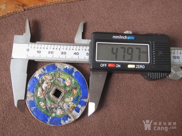 地摊交易区所展示的物品交易信息,其真实性、准确性和合法性由信息发布人负责,华夏收藏网不承担任何法律责任。 华夏收藏网有两种交易模式,1、买卖双方私下协商自行交易;2、买卖双方委托华夏收藏网代理交易。 凡是用户私下交易免费,但本网不承担任何责任。华夏收藏网提醒:为保障您的利益,推荐您选择委托华夏收藏网代理交易,具体安全交易方法如下: 代理交易其运作的实质是以华夏收藏网为货与款转移的中介,提供让买卖双方都放心货款转移的一种服务。 1、买卖双方通过看图、交流达成交易意向,买家将货款作为押金汇至本网,本网收到押金