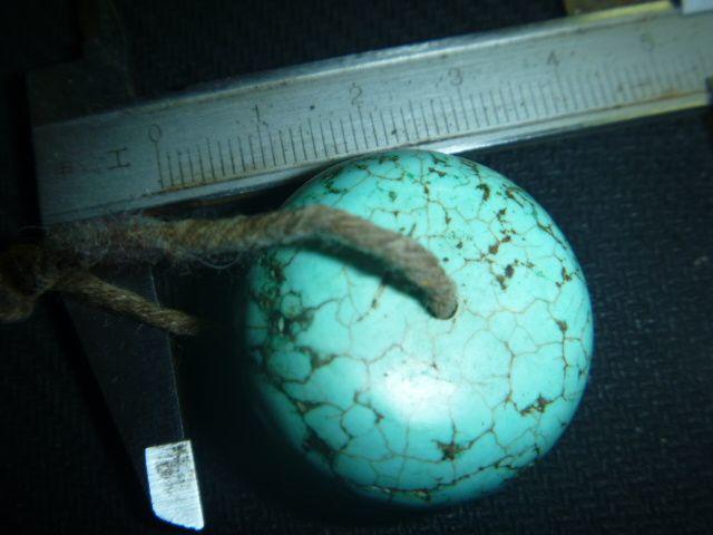 绿石头平安扣 上面还有黑线不知道什么石头_绿