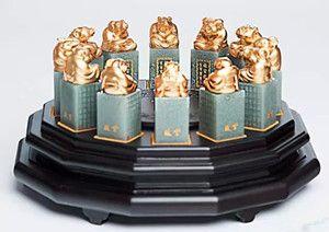 故宫乾隆生肖宝玺 和田玉纪念藏品_故宫乾隆生