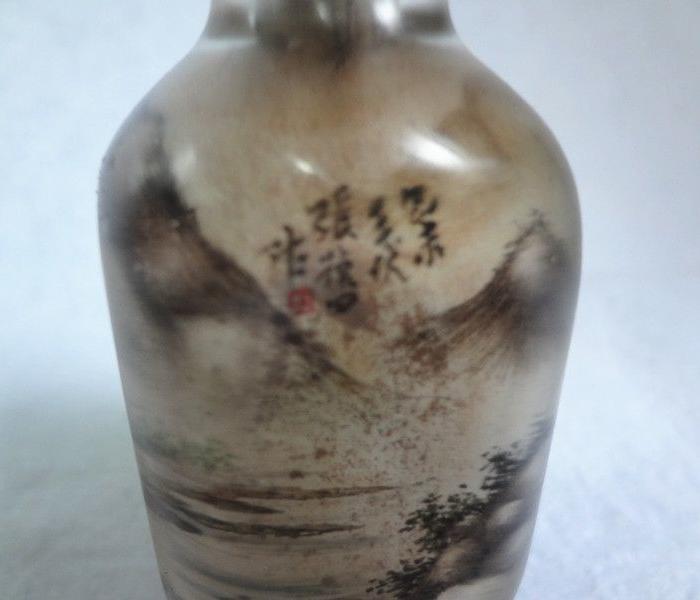 内画山水花草老琉璃鼻烟壶_内画山水花草老琉