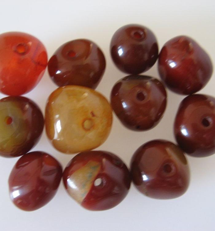 25D14J45老农民家中 收到 11颗樱桃红玛瑙珠