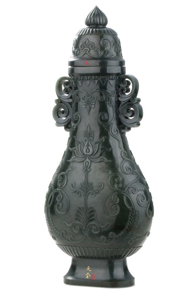 吴元全薄胎和田玉观音瓶 缠枝莲纹寓意生生不