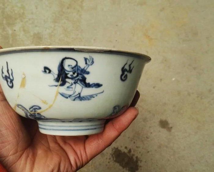 明弘治青花人物骑鱼残碗_明弘治青花人物骑鱼