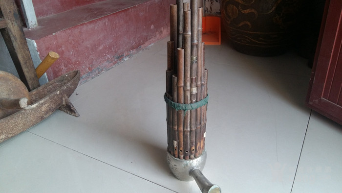 滥竽充数就是这种乐器.笙.高47cm.品相完好无损.底足铜质.镀银.