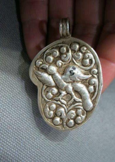 国外货银镶Xianga骨手工雕刻吊坠_国外货银镶
