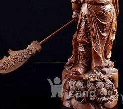 古玩古董收藏女生老黄杨木大刀关公耍木雕塑怎样整料又图片