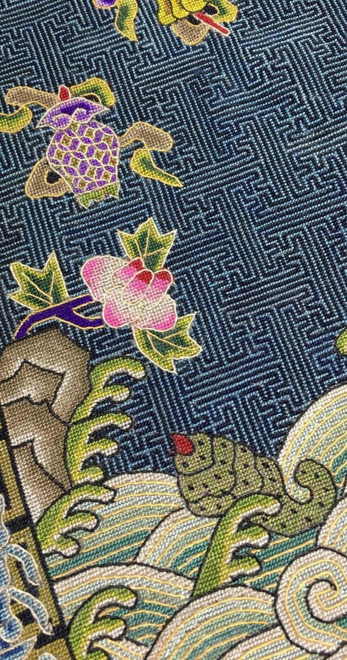 清代 纳纱绣 海螺 宝伞 盘长等 吉祥八宝纹 补子