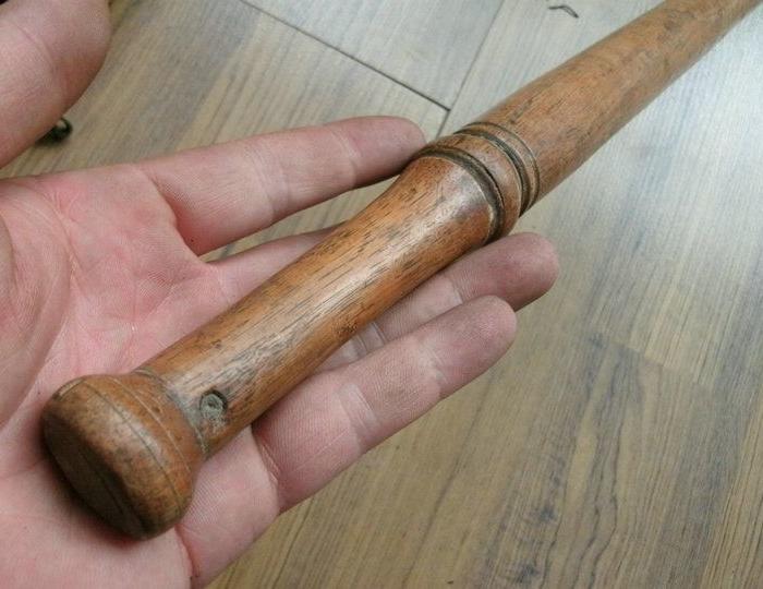 木家法,木鞭一根,捣衣棒是纺锤形,而且粗短_木