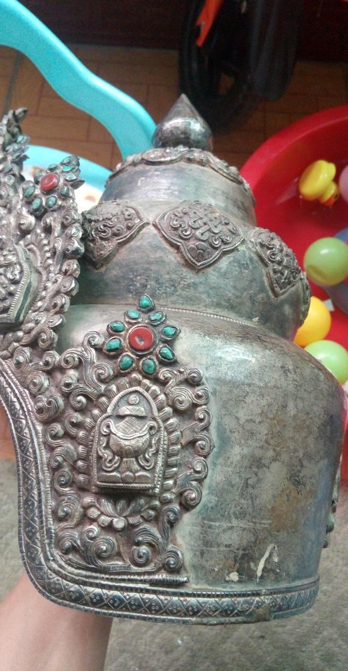 藏传佛教藏银将军帽镶嵌红珊瑚绿松石,非常大