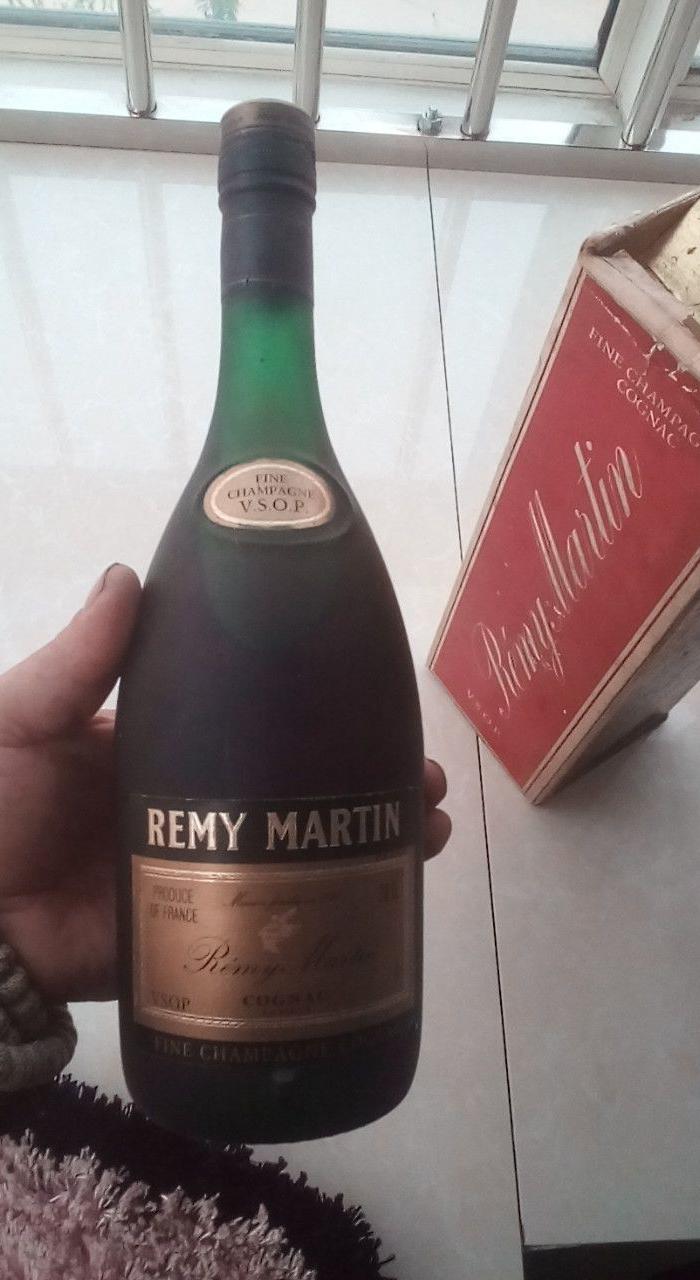 一瓶7几年的人头马 老版金标人头马_一瓶7几年