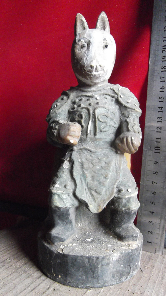 木雕神像兽面人身,不知道是兔还是狗爷呢,非常的难得少见稀缺