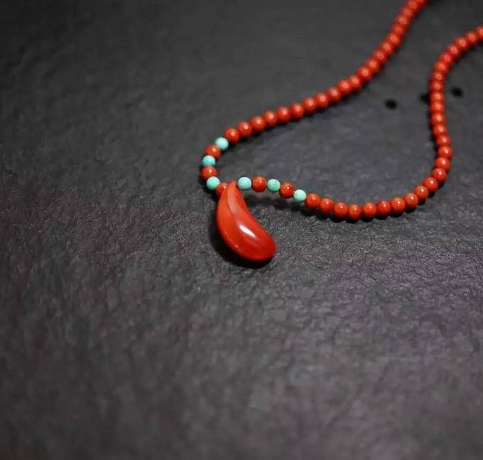 凉山九口精品无瑕疵月牙南红满肉满色项链_凉