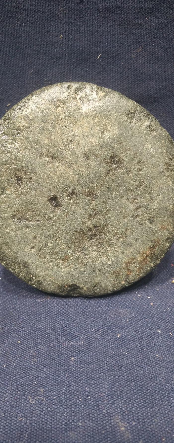 小小石头一个,不知道干什么用的,肌肤般光滑_