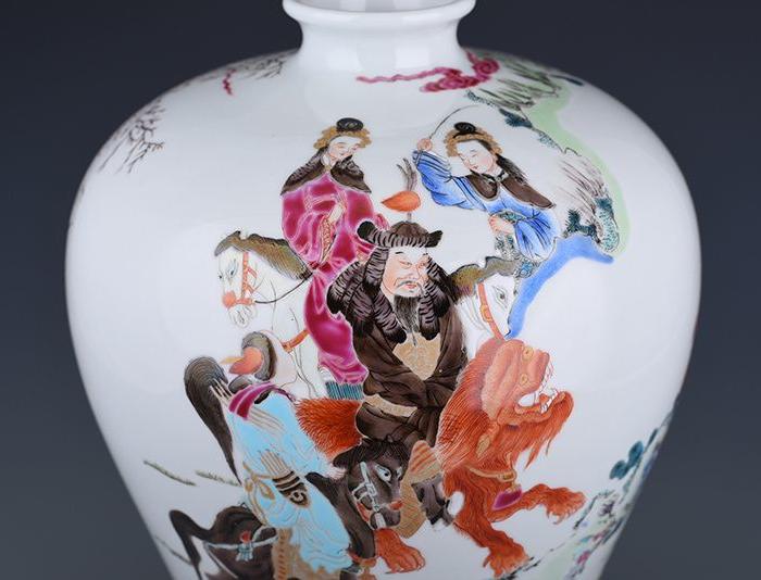 清雍正粉彩昭君出塞人物故事纹梅瓶37*24_清