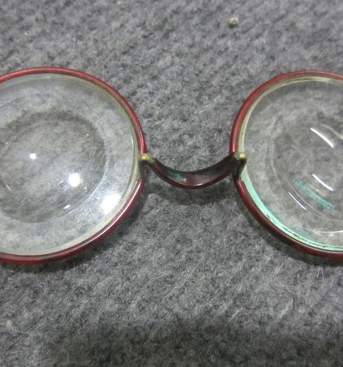 下乡货一副精致的高度近视镜_下乡货一副精致