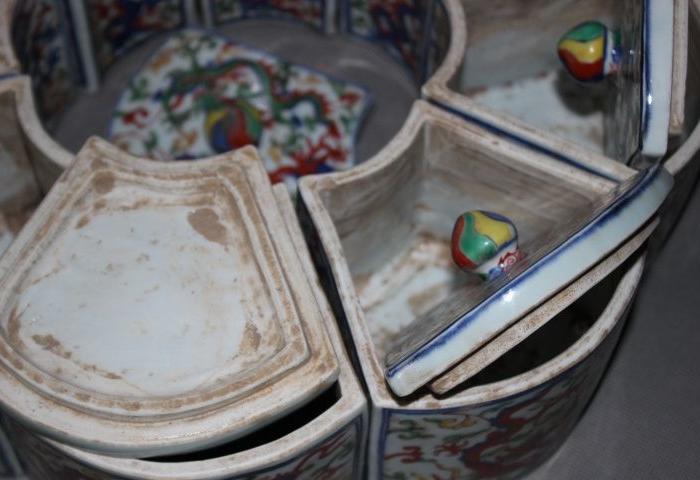 明五彩纹龙果盒一套_明五彩纹龙果盒一套价格