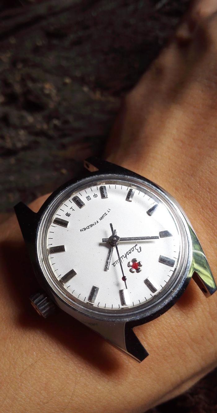 八十年代梅花牌机械手表