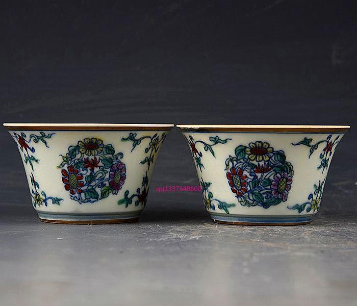 明成化斗彩鎏金边万贵妃专用团花纹马蹄杯_明