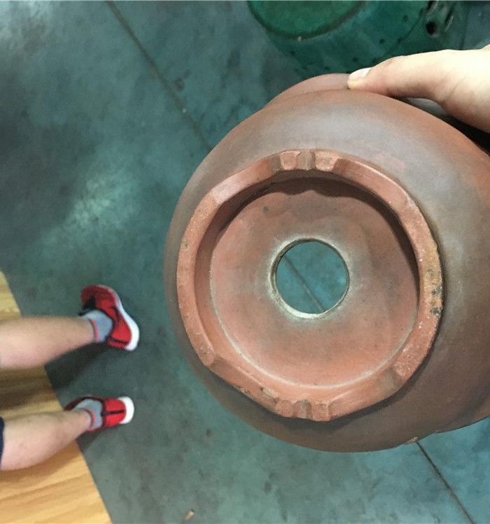 解放初徐秀棠刻花盆 地摊还有千件商品待售_解