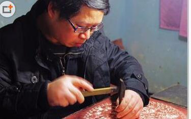 錾铜降龙罗汉黄俊军大师作品_錾铜降龙罗汉黄