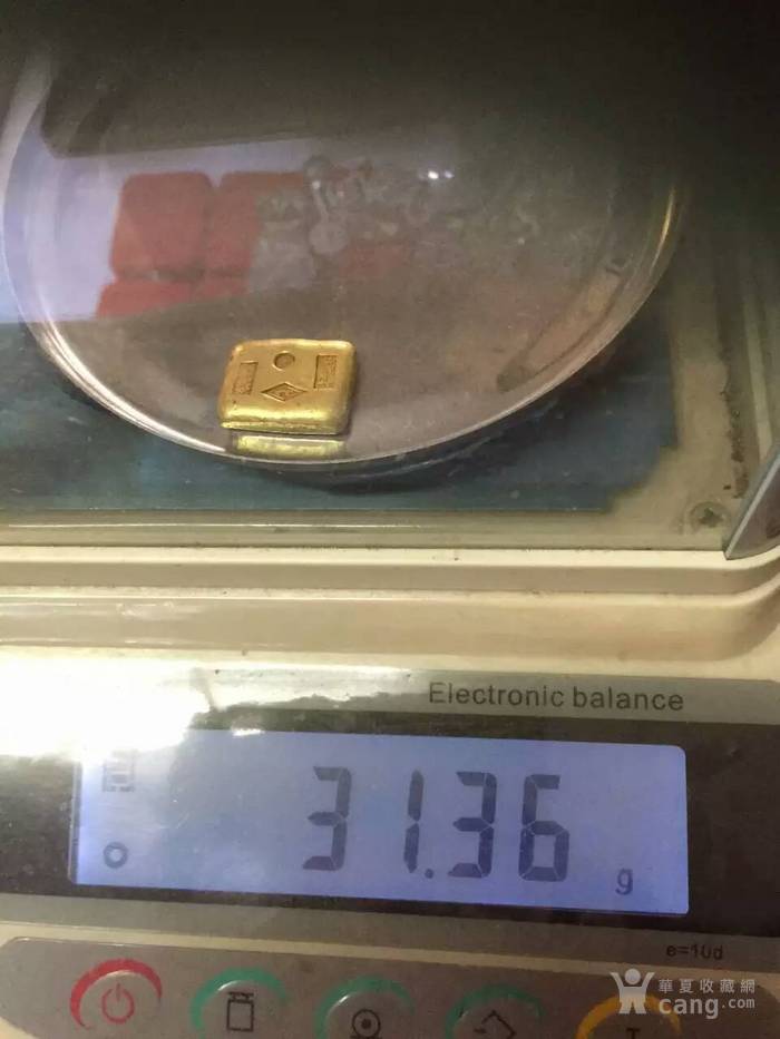 地摊交易区所展示的物品交易信息,其真实性、准确性和合法性由信息发布人负责,华夏收藏网不承担任何法律责任。 华夏收藏网有两种交易模式,1、买卖双方私下协商自行交易;2、买卖双方委托华夏收藏网代理交易。 凡是用户私下交易免费,但本网不承担任何责任。华夏收藏网提醒:为保障您的利益,推荐您选择委托华夏收藏网代理交易,具体安全交易方法如下: 代理交易其运作的实质是以华夏收藏网为货与款转移的中介,提供让买卖双方都放心货款转移的一种服务。 1、买卖双方通过看图、交流达成交易意向,买家将货款作为押金汇至本网,本网收到押金