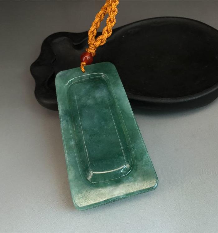 【玉泉文玩】M246创汇期糯冰种湖水绿翡翠望