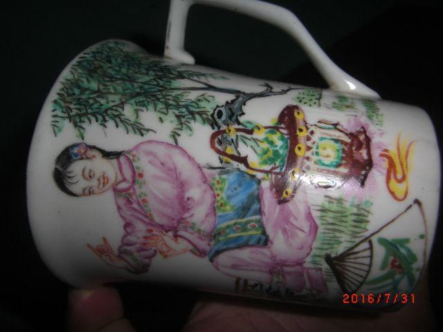 建国初期手绘把杯--穿针引线!_建国初期手绘把