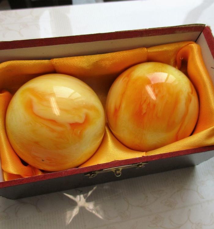 精美制品)二代蜜蜡健身球一对;重;161克;_精美