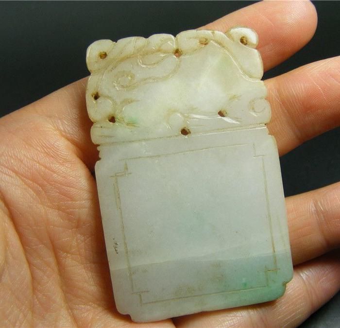 清代老坑白底青飘正阳绿翡翠回头卧兽无字大方