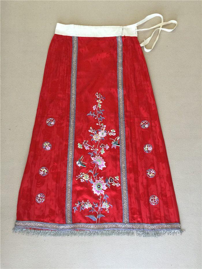 民国红色暗纹贴花绣筒裙_民国红色暗纹贴花绣