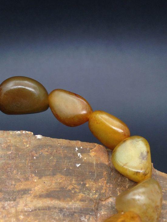 新疆和田玉随形籽料手串 温润女士手链 附证书