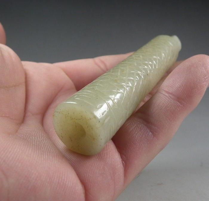 明代和田青白玉满工回文大官做玉翎管_明代和