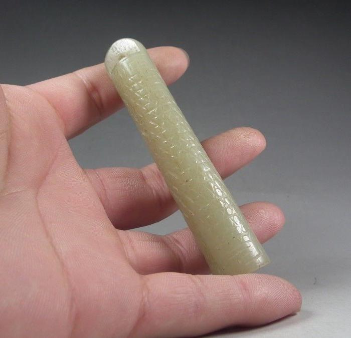 明代和田青白玉满工回文大官做玉翎管_明代和