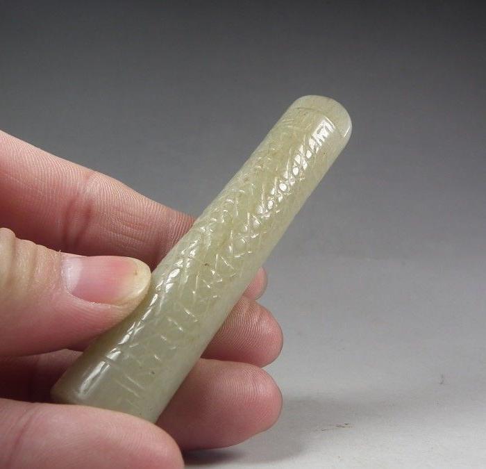 明代和田青白玉满工回文大官做玉翎管_明代和