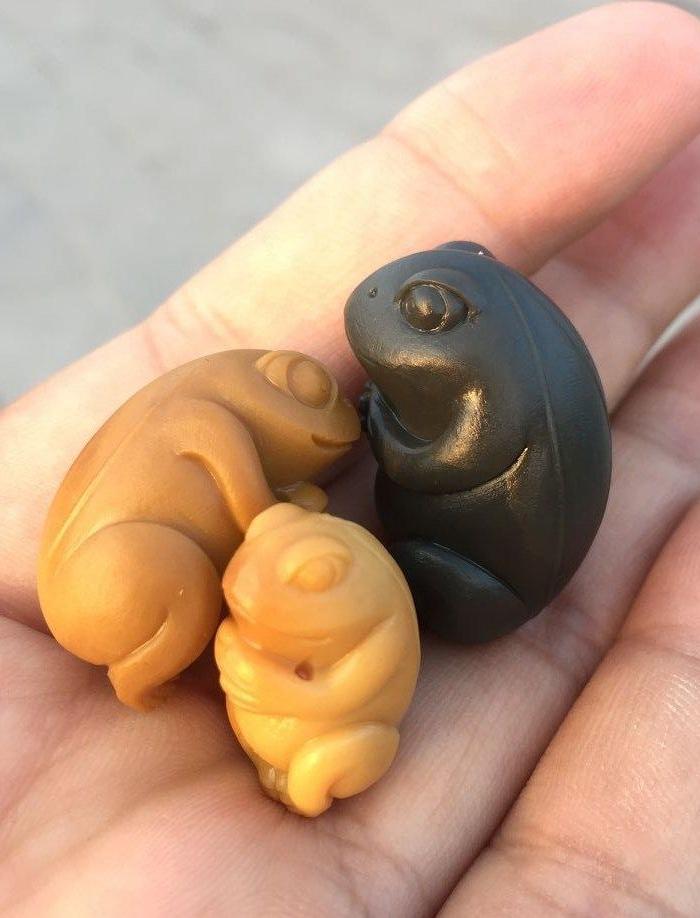 阿拉善玛瑙苏工精雕 财源滚滚招财小青蛙挂件