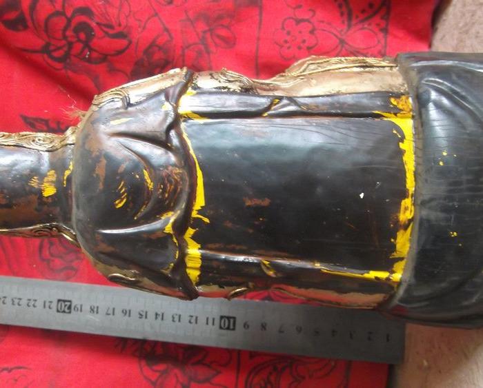 木雕观音菩萨佛像摆件,被香火供过,一个手指粘