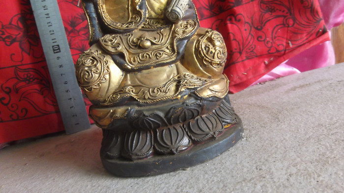 木雕观音菩萨佛像摆件,被香火供过,一个手指粘