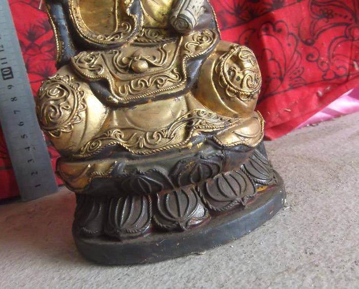 木雕观音菩萨佛像摆件,被香火供过,一个手指粘