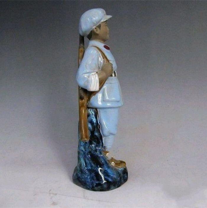 文革红小兵瓷器 扛枪小红兵_文革红小兵瓷器 