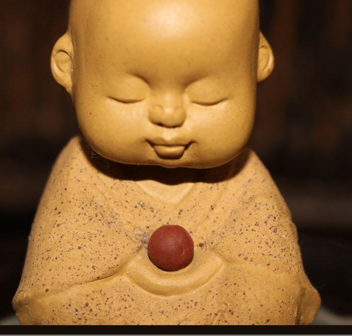 友人送我的佛香案桌上香插摆件小和尚,惟妙惟