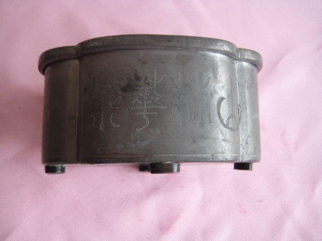 一只雕刻精美的古代作嫁妆用的刷头缸_一只雕