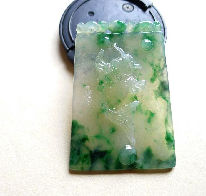 翡翠A货老坑水润春带花年年有余_翡翠A货老坑