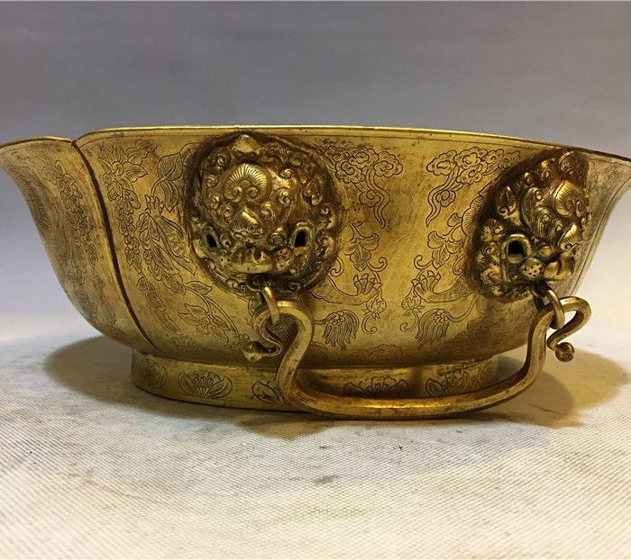 清代铜鎏金麒麟聚宝盆_清代铜鎏金麒麟聚宝盆