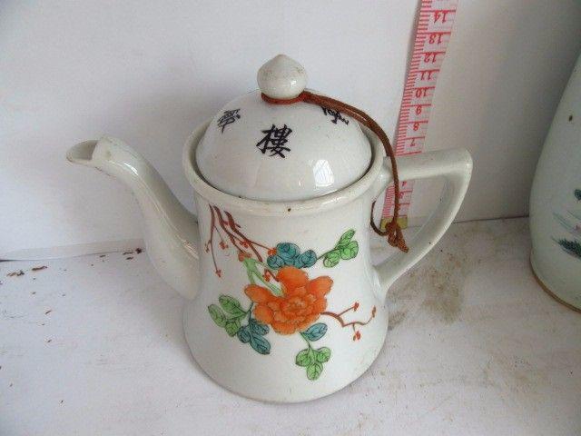 青岛天丰楼宝号订烧瓷花卉书法茶壶_青岛天丰