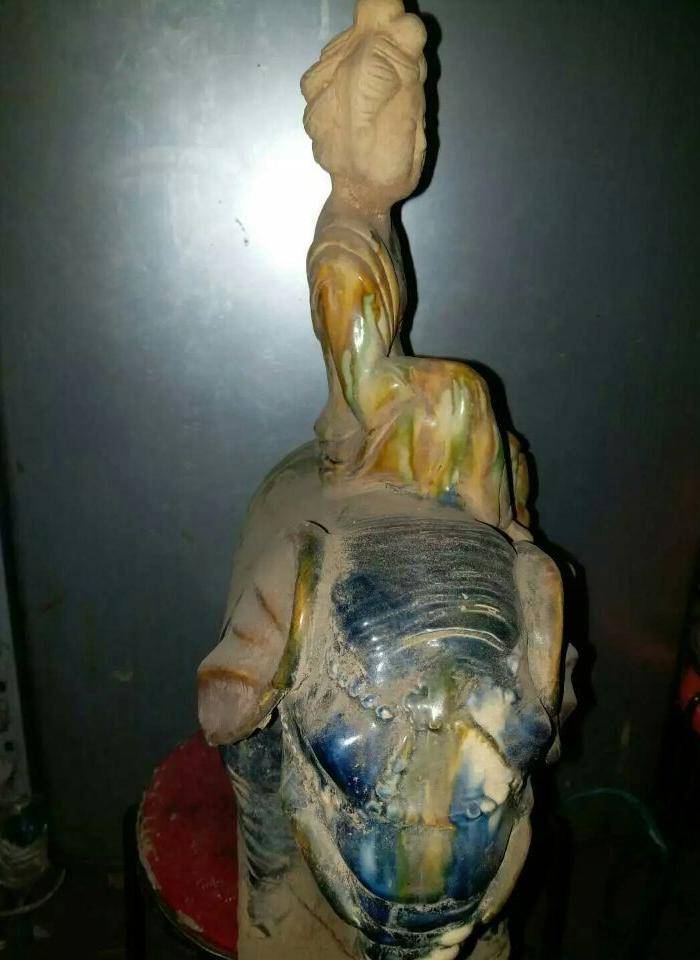 唐三彩观音摆件