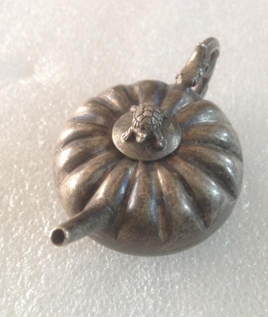 供应明清时期丝绸纯手工制作刺绣服饰饰品-01