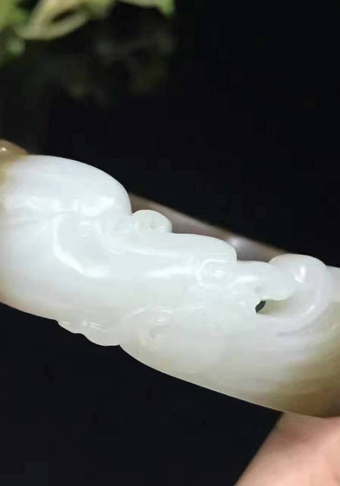 和田玉带红糖色凤镯