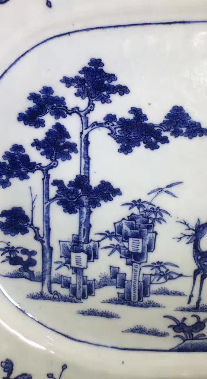 清乾隆:精品青花鹿仙灵芝超大盘如假罚十_清乾