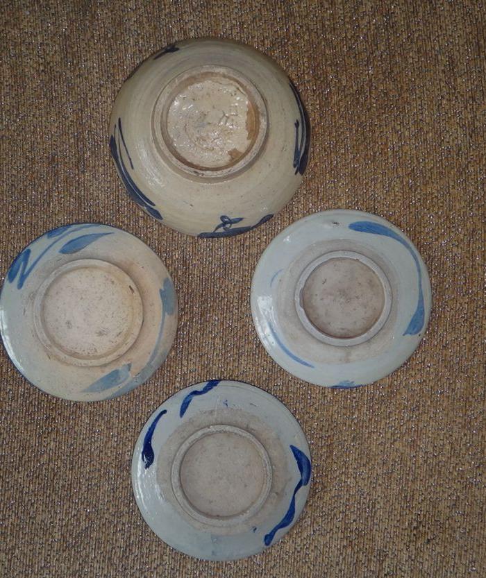 4个土得掉渣的青花盘碗_4个土得掉渣的青花盘