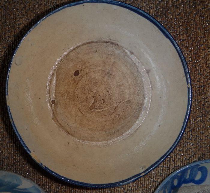 4个土得掉渣的青花盘碗_4个土得掉渣的青花盘